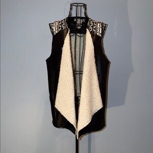 Flying Tomato Black and White Sherpa Vest